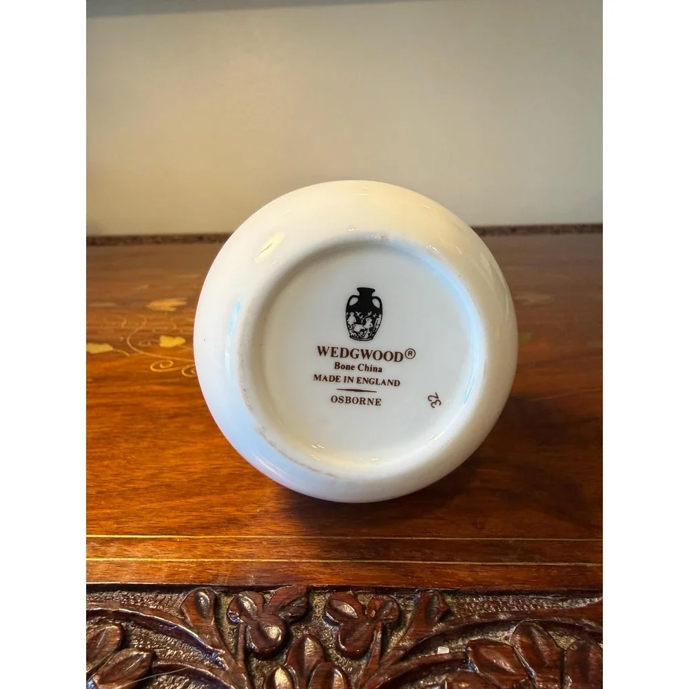Vintage Wedgwood Osborne Bud Vase with‎ Box